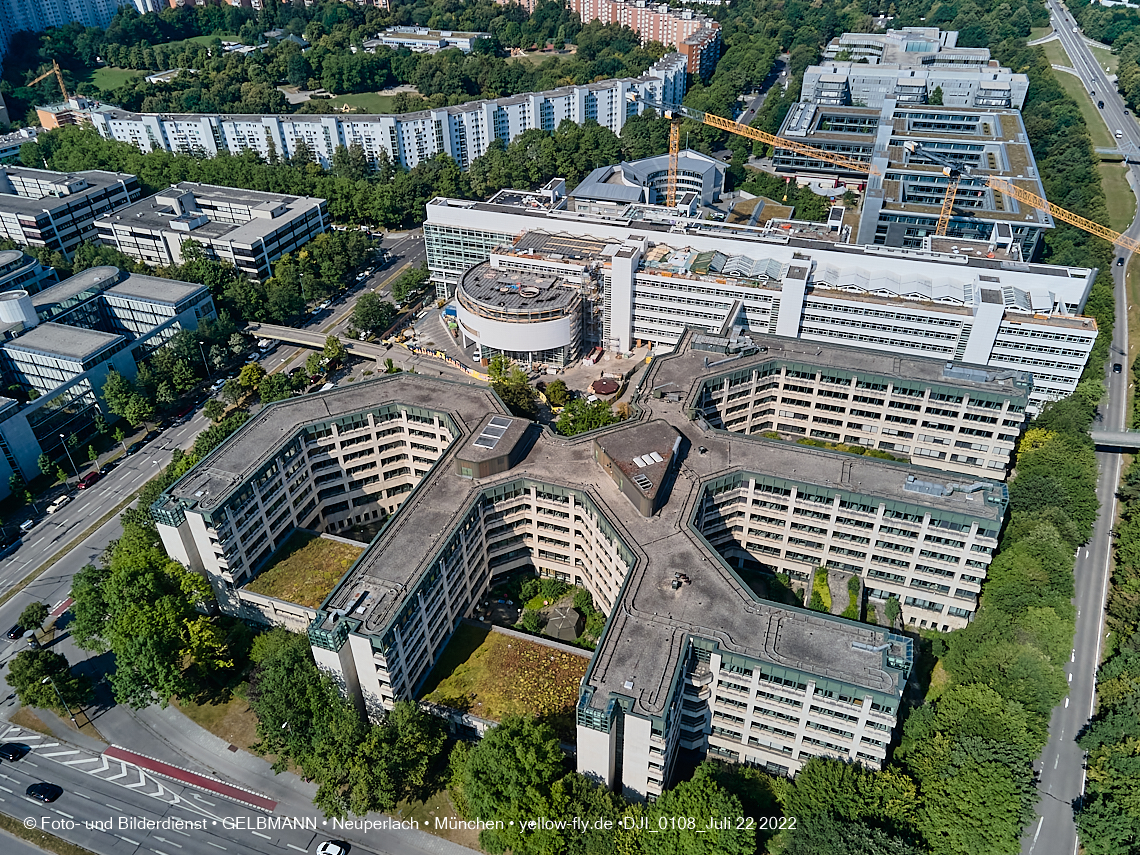 22.07.2022 - ehemaliges Alliant-Versicherungsgebäude und Wohnring in Neuperlach